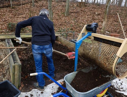 Die Gartenarbeit beginnt- Kompostbereitung